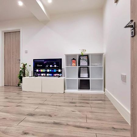 Brand New Flat Close To Turnpike Lane Tube Station London Kültér fotó