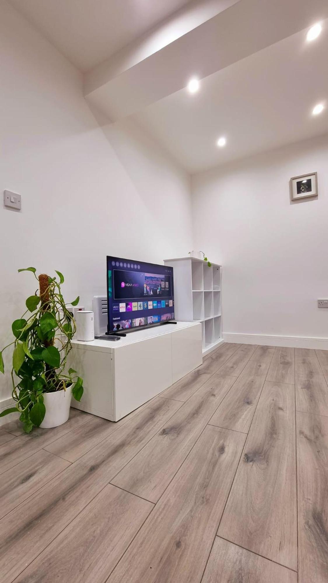 Brand New Flat Close To Turnpike Lane Tube Station London Kültér fotó